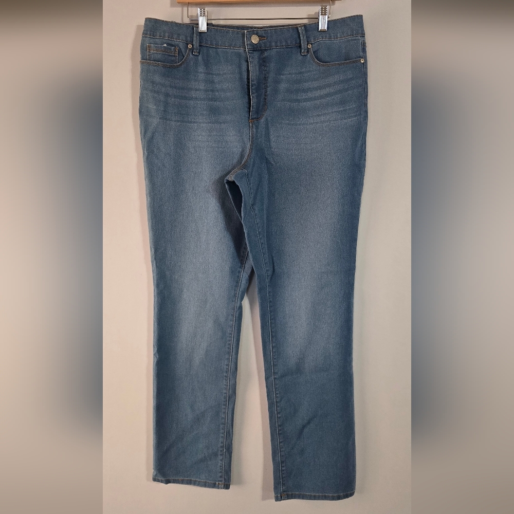 NWT Bandolino Amy Straight Leg Jeans - Light Blue Size 16